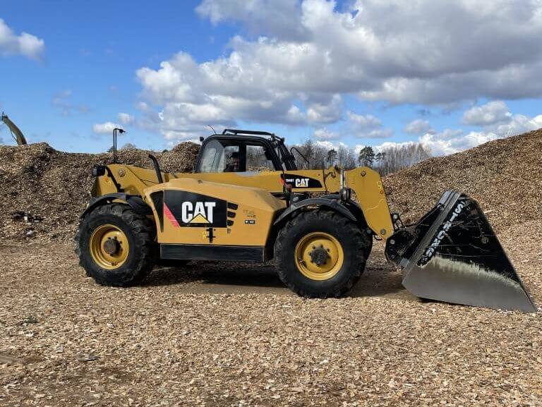 Kokvedēja pakalpojumi - teleskopiskais iekrāvējs CATERPILLAR, TH407AG